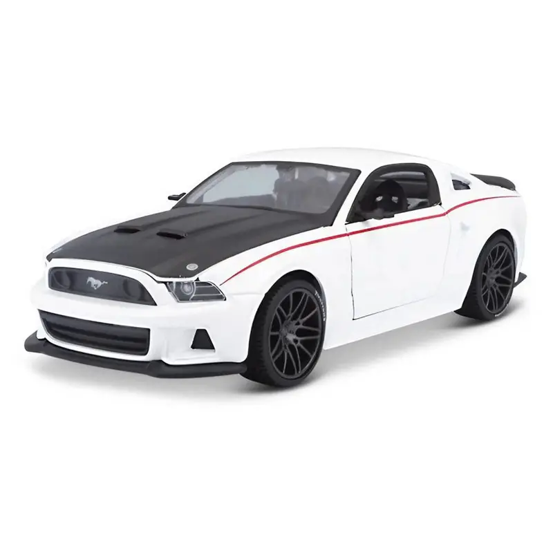 Maisto 2014 Ford Mustang Street Racer Die-Cast Model – 1:24 Scale, Glossy White Finish 1